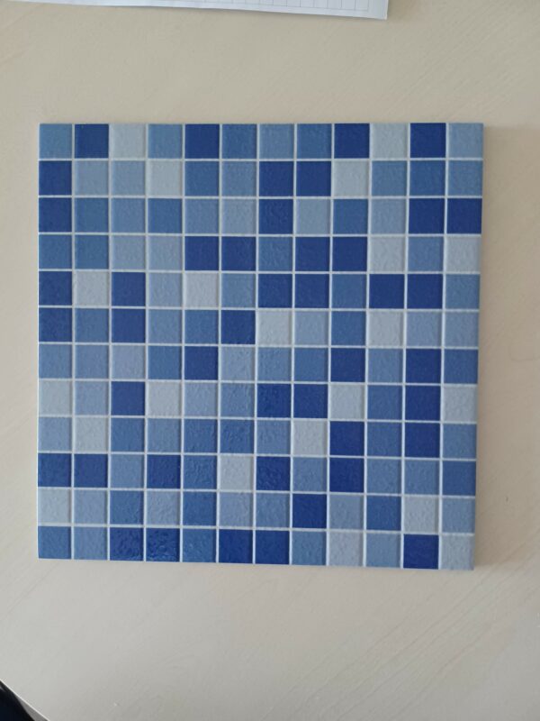 Mosaico Marino rivestimento Porc. Mix 3 colori blu white blu formato 33x33